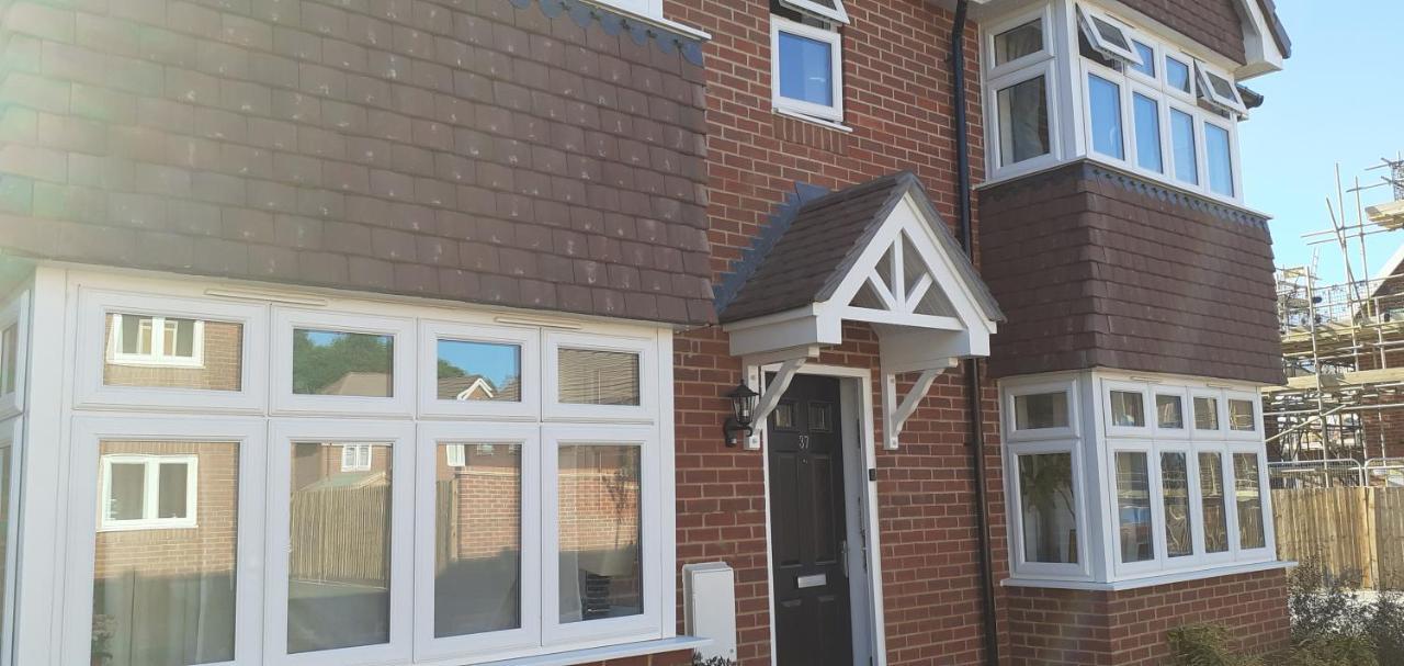 Beautiful En-Suite Room With Stairs Wokingham Esterno foto